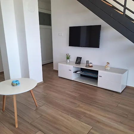 Lu Apartman
